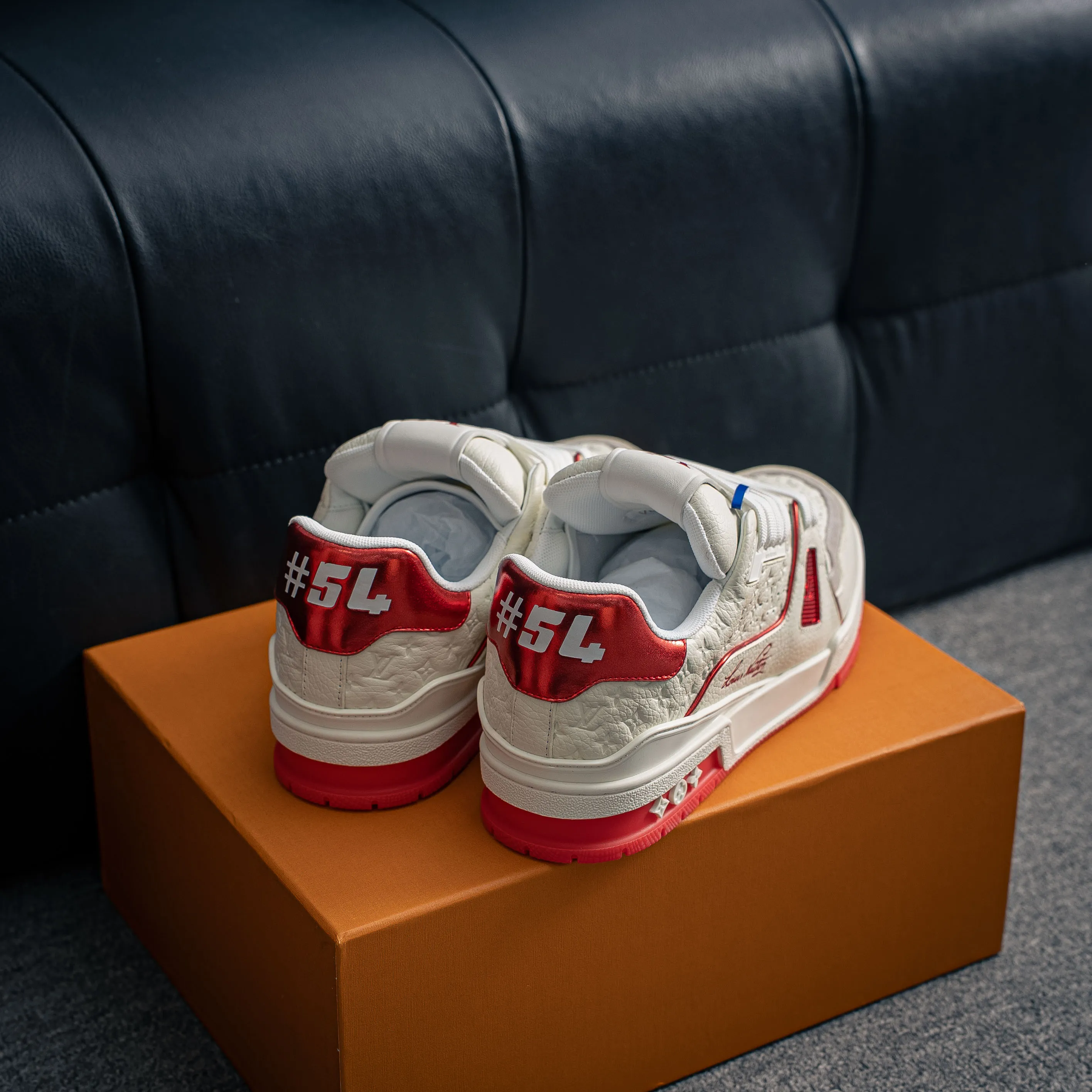 # LV- - trainer 2026 New Arrival 1：1 ！！ Shoes Cowhide Leather ， LOGO ， Breathable ， 。